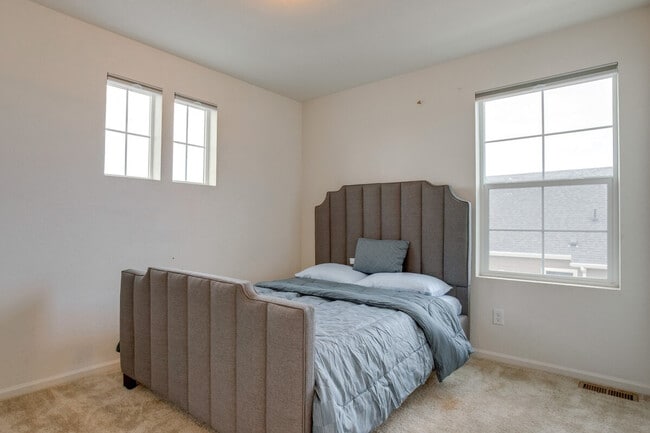 Building Photo - 3998 N Rivera Ct