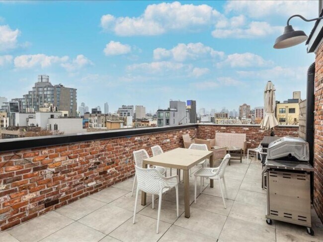 Building Photo - 2 bedroom in Brooklyn NY 11211