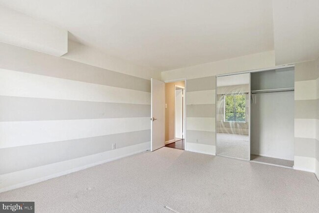 Building Photo - 11323 Commonwealth Dr