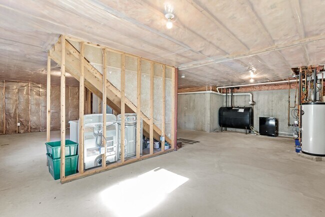 Building Photo - 22 Maple Rd