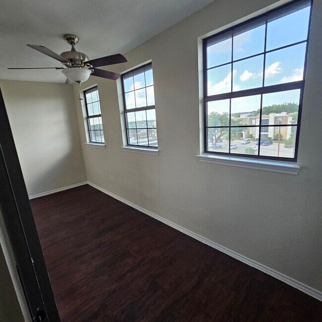 Building Photo - 11450 Audelia Rd