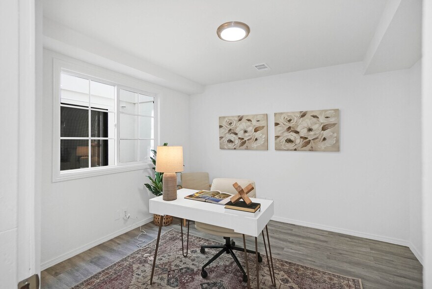 Building Photo - 584 Hillside Blvd