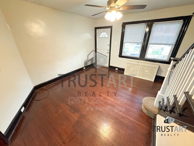 Building Photo - 5719 N Howard St