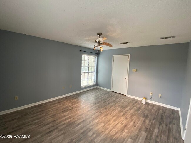 Building Photo - 5628 Moorstone Dr