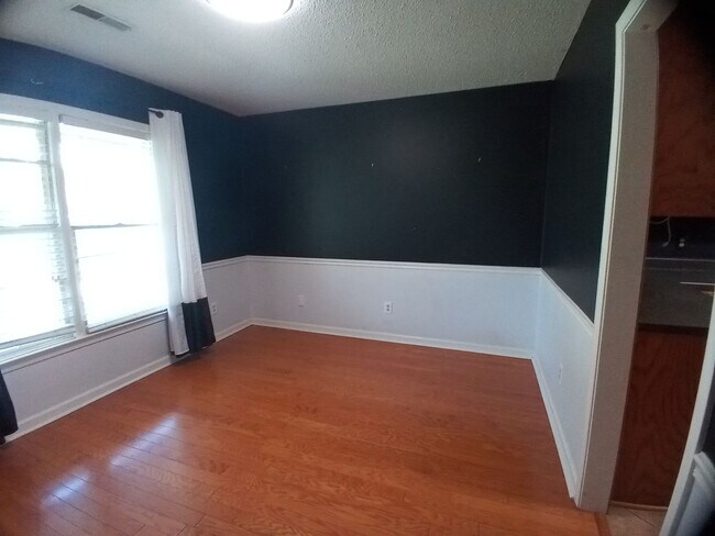 Building Photo - 350 Katydid St