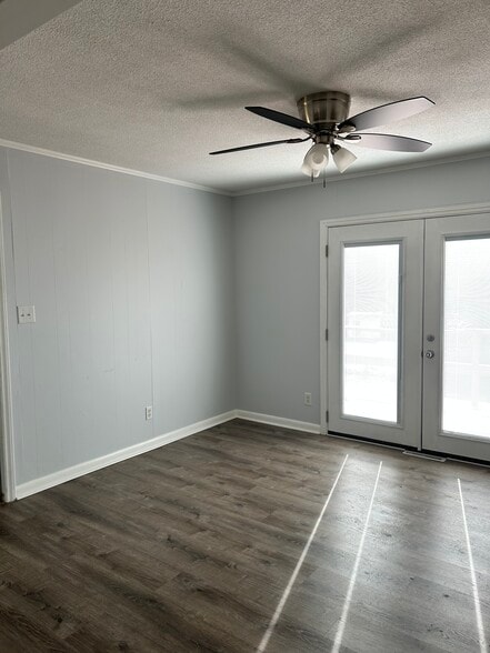 Building Photo - 405 Copeland Park