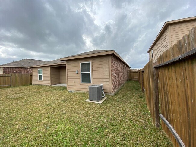 Building Photo - 20506 Humble Brook Dr