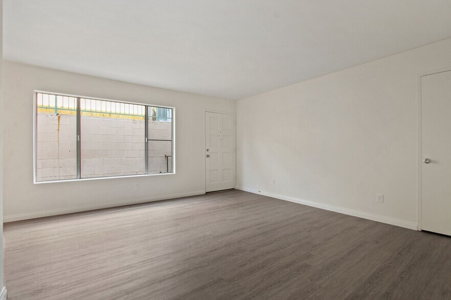 Building Photo - 848 7th St