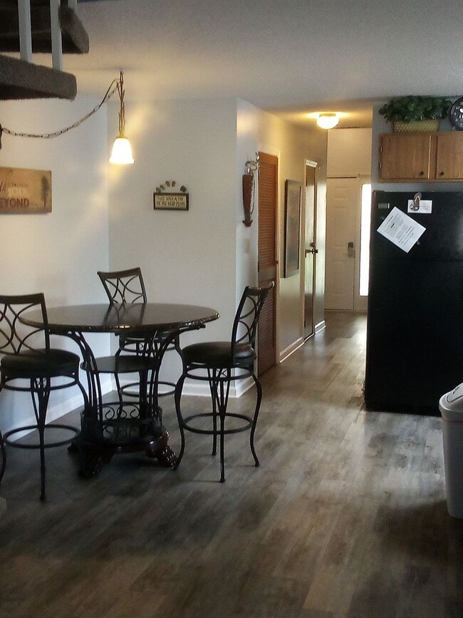 Building Photo - Golf Colony VII Unit 20 J