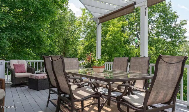 Building Photo - 27 Hill Rd