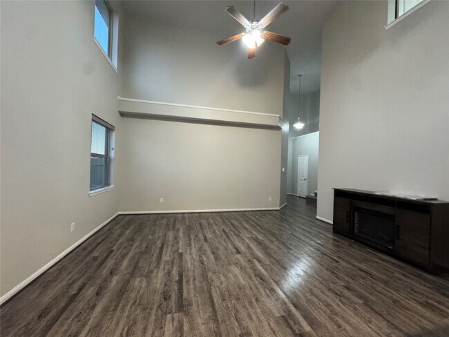 Building Photo - 10435 Moraine Lake Dr