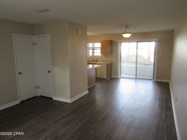 Building Photo - 2750 W 12th St