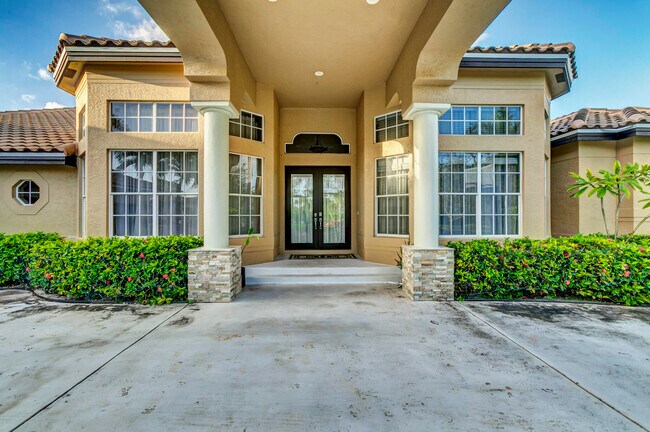 Building Photo - 8205 Woodsmuir Dr