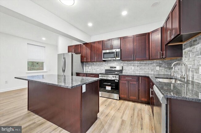 Building Photo - 514 Ryers Ave