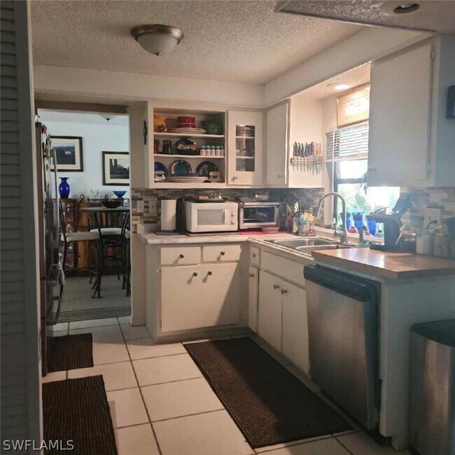 Building Photo - 4619 Chippendale Dr