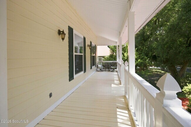 Building Photo - 1066 Patterson Is