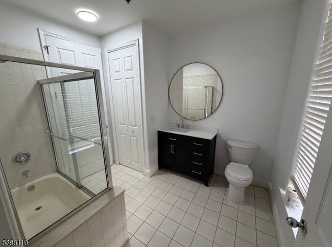 Building Photo - 225 Windmill Ct