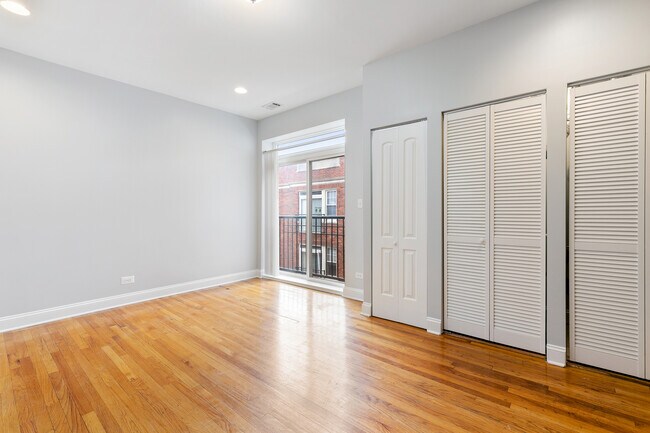 Building Photo - 2011 W Jarvis Ave