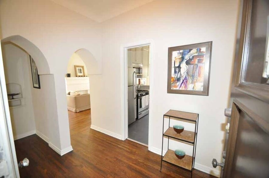 Interior Photo - 335 S Cloverdale Ave