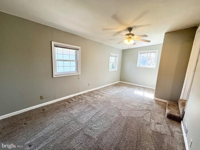 Building Photo - 5650 Gary Ave