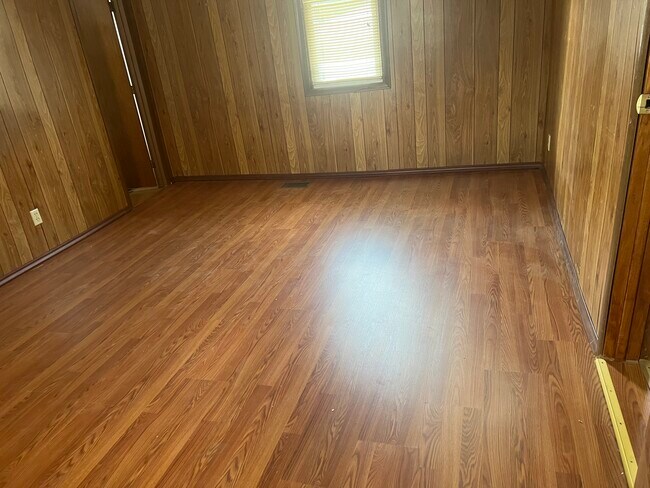 bedroom1 - 2948 S Keeley St