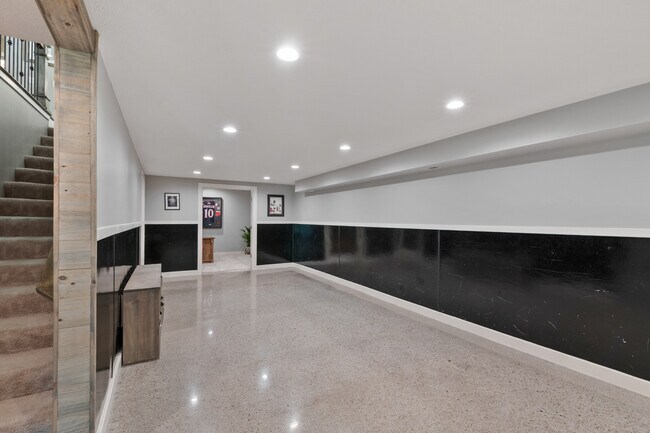 Building Photo - 4606 S 184th Plaza