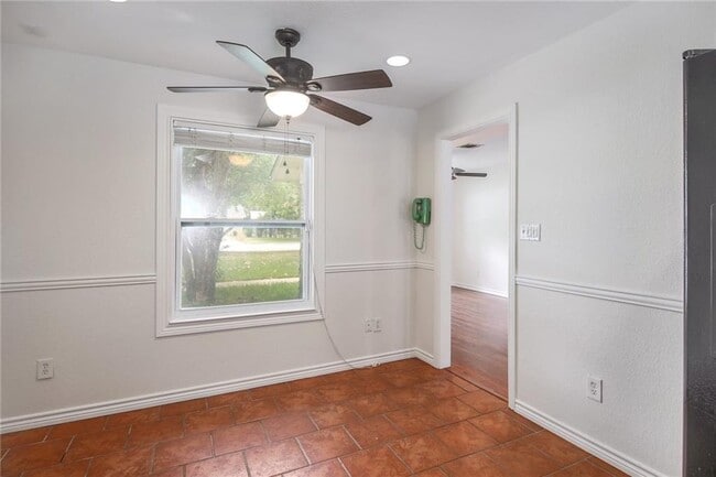 Building Photo - 507 San Jacinto St