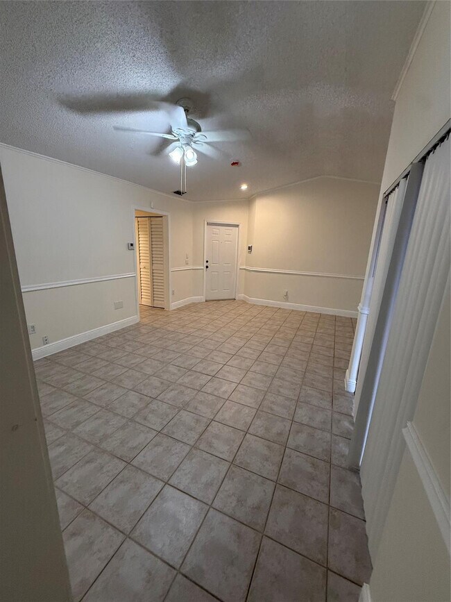 Building Photo - 14925 SW 48th Terrace