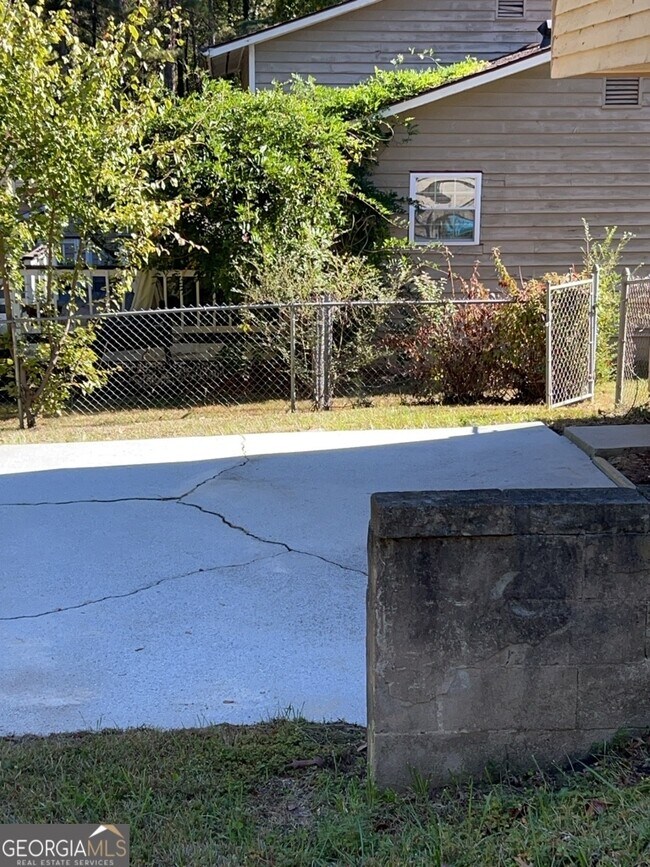 Building Photo - 2693 Seneca Trail NW