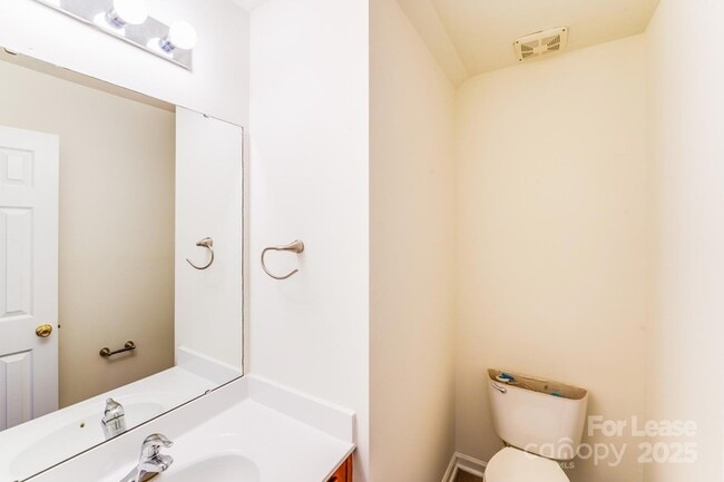 Building Photo - 814 Mt Holly-Huntersville Rd