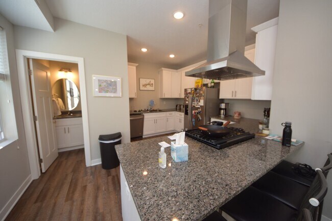 Building Photo - Fantastic luxury two-bedroom, two-bathroom condo in the Longfellow Neighborhood in Minneapolis!