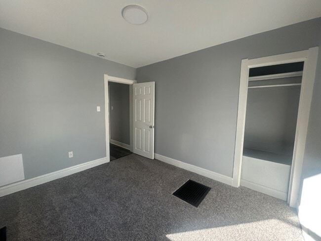 Building Photo - 6115 Noble Ave