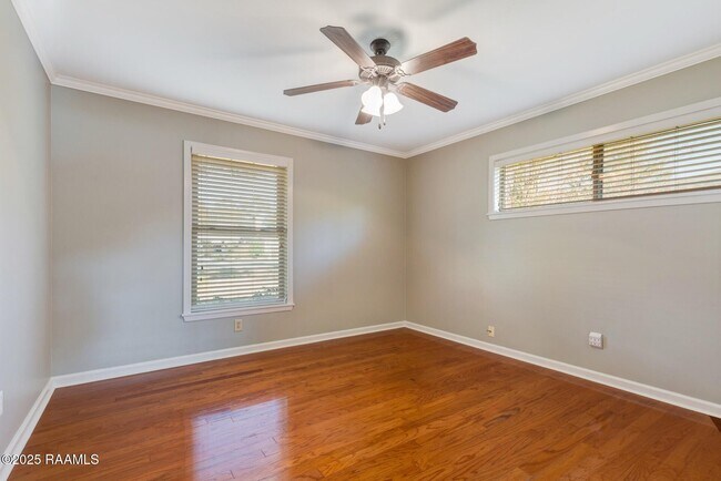 Building Photo - 101 Alonda Dr