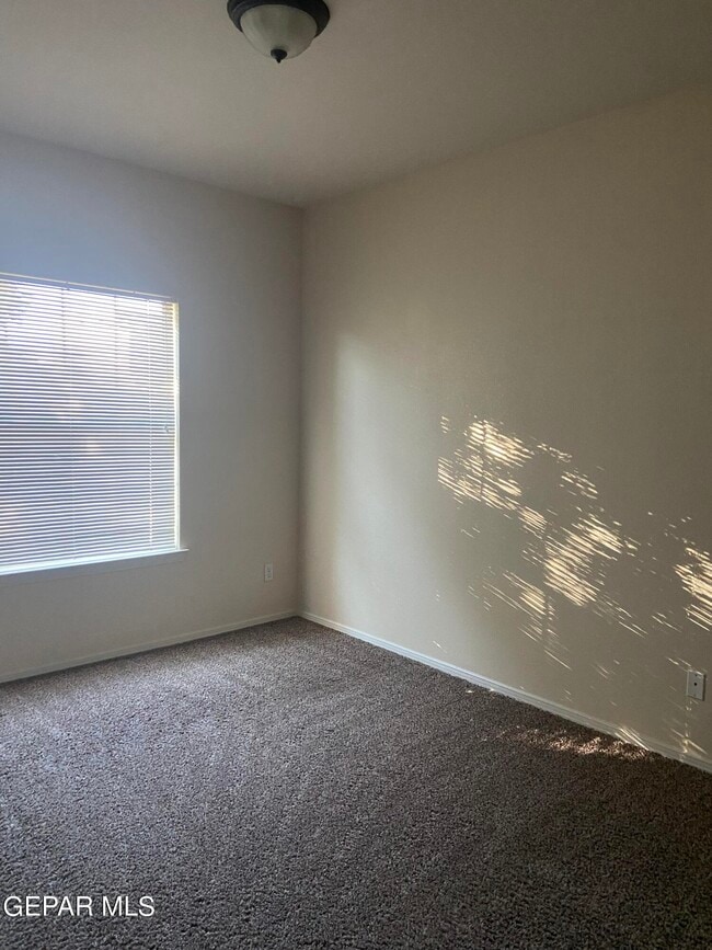 Building Photo - 806 Bonnie Ct