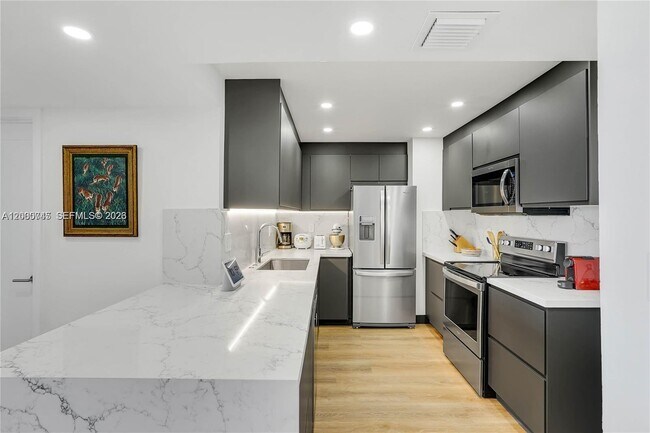 Building Photo - 780 NE 69th St