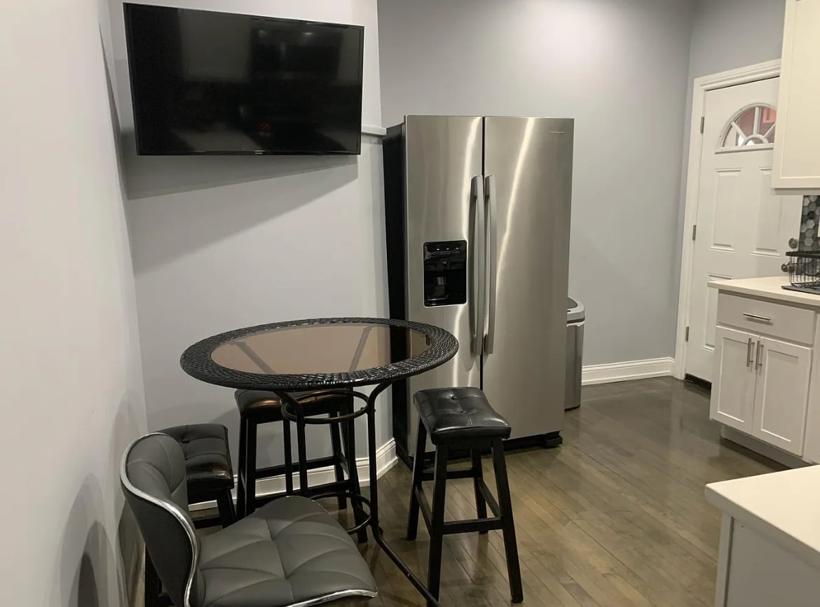 Building Photo - 1059 N Mayfield Ave