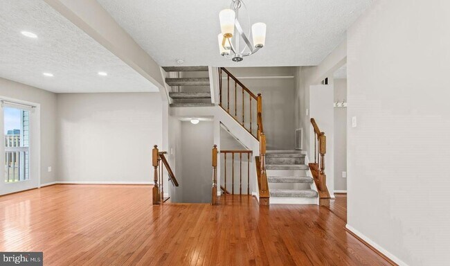 Building Photo - 6359 New Haven Ct