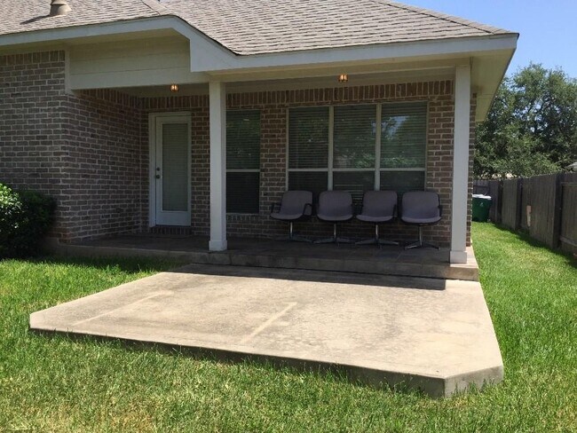 Building Photo - 1702 Buttercup Creek Blvd