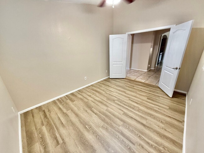 Building Photo - Amazing 4-Bedroom Home W/ POOL Service