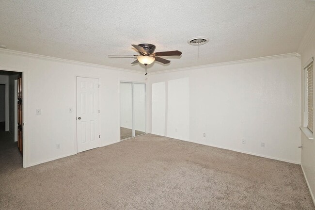 Building Photo - Beautiful 4 bedroom rental in Puckett West!