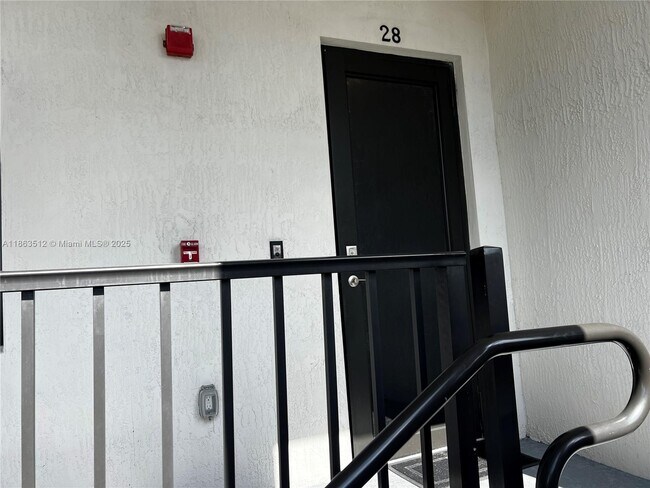 Building Photo - 7925 NW 104th Ave