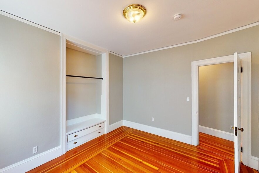 Building Photo - 544 Hope St