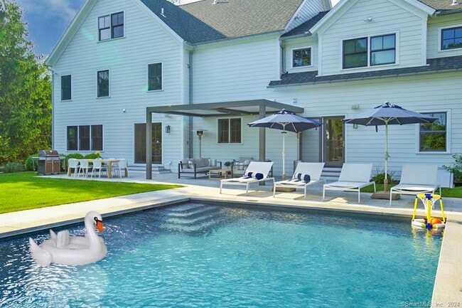 Building Photo - 17 Stony Brook Rd