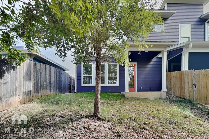Building Photo - 8922 Menchaca Rd