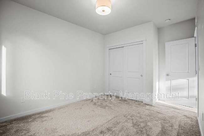 Building Photo - 7536 W Havana Dr