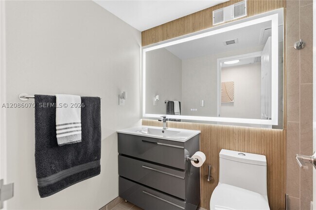 Building Photo - 2501 S Ocean Dr