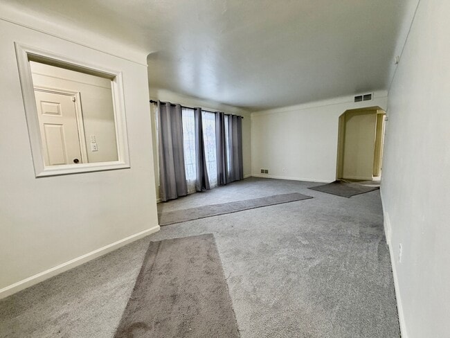 Building Photo - 3114 Cherokee Ave