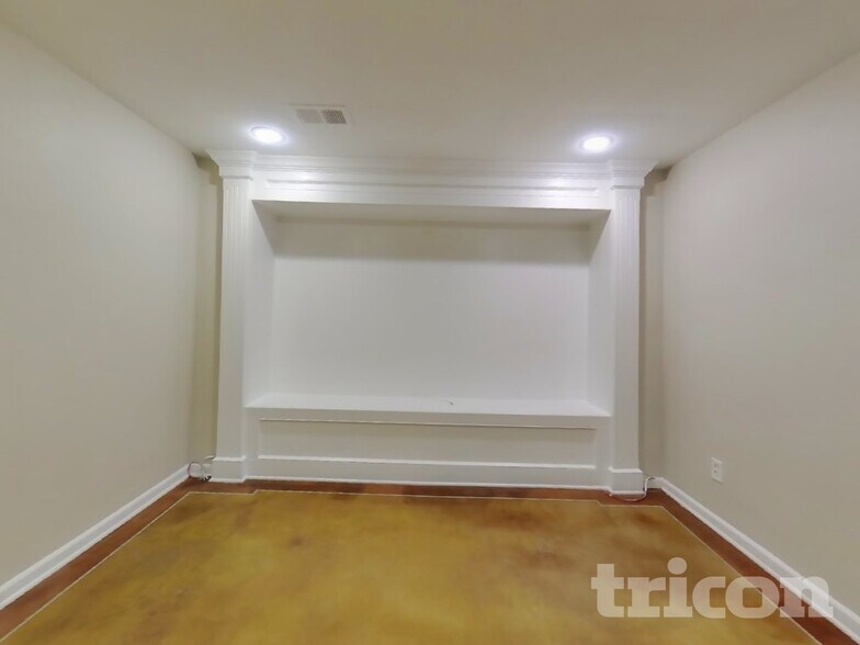 Building Photo - 16885 W 161st Terrace