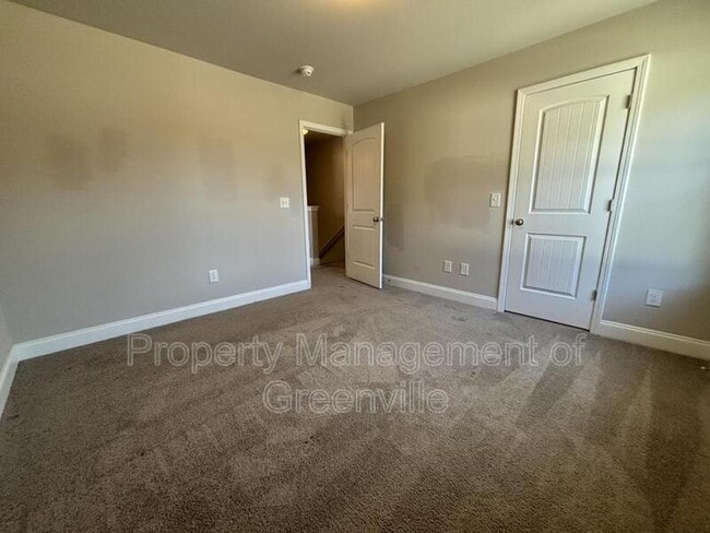 Building Photo - 121 Rubin Ave