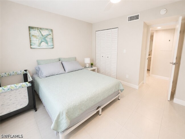 Building Photo - 216 Bobolink Way